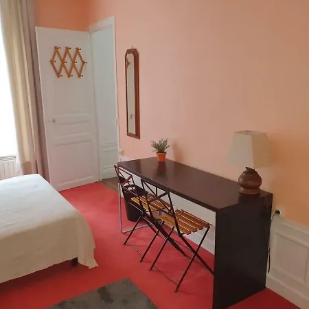 Grand Proche Cathedrale Apartment